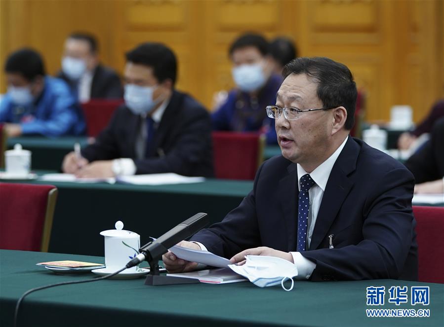 （新華全媒頭條·圖文互動）（9）從人民中汲取磅礴力量——習(xí)近平總書記同出席2020年全國兩會人大代表、政協(xié)委員共商國是紀(jì)實(shí)