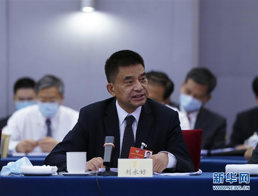（新華全媒頭條·圖文互動）（10）從人民中汲取磅礴力量——習(xí)近平總書記同出席2020年全國兩會人大代表、政協(xié)委員共商國是紀(jì)實(shí)