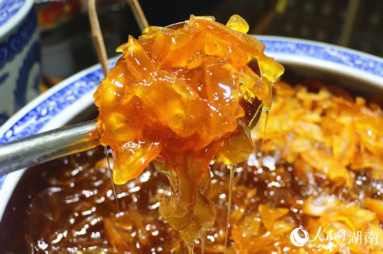 以柚子為原料做的蜂蜜柚子膏。 人民網記者 劉賓攝